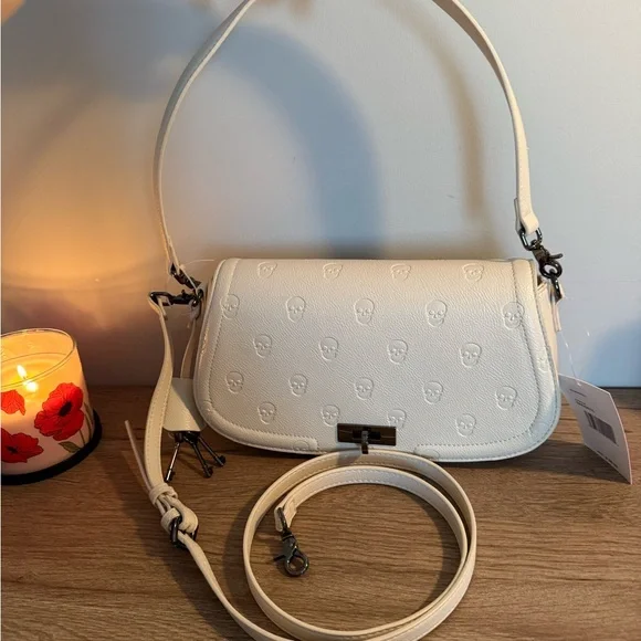 BETSEY JOHNSON Creamy Satchel/Crossbody, NWT - Picture 7 of 13